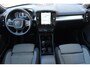 Volvo XC40 B4 211PK Automaat Plus Dark / Navigatie / Adaptive Cruise / Harman Kardon / Stuur- & Stoelverwarming / Elektrische achterklep / Achteruitrijcamera / Elektrische stoelverst. met geheugen / Trekhaak