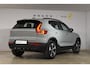 Volvo XC40 B4 211PK Automaat Plus Dark / Navigatie / Adaptive Cruise / Harman Kardon / Stuur- & Stoelverwarming / Elektrische achterklep / Achteruitrijcamera / Elektrische stoelverst. met geheugen / Trekhaak