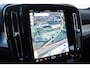 Volvo XC40 B4 211PK Automaat Plus Dark / Navigatie / Adaptive Cruise / Harman Kardon / Stuur- & Stoelverwarming / Elektrische achterklep / Achteruitrijcamera / Elektrische stoelverst. met geheugen / Trekhaak