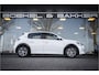 Peugeot e-208 EV Allure 50 kWh ** Camera ** Stoelverwarming ** Rijbereik tot 340km (WLTP)