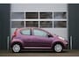 Peugeot 107 1.0 Envy 5-Deurs Airco/Bluetooth/Stuurbekrachtiging/Elek.Ramen/C.V./LED/RadioCD.AUX.USB/Isofix/APK:31-08-2026