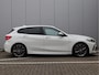 BMW 1-Serie 120d xDrive High Executive | Panoramadak | Head-up | LED