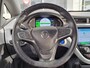 Opel Ampera-e Launch executive 60 kWh | Apple Carplay & Android Auto | Stoelverwarming Voor & Achter | Stuurverwarming | Cruise Control | BOSE Premium Sound System | Achteruitcamera | Automatisch Grootlicht | Leren Stoelen | Dodehoek Herkenning |