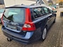 Volvo V70 2.5T Momentum LEER / NAVI / YOUNGTIMER
