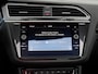 Volkswagen Tiguan Highline 2.0 TSI 4Motion 220pk Automaat LEDER | SCHUIF-DAK | 19''LM | TREKHAAK | ADAPT. CRUISE | APPLE-CARPLAY