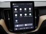 Volvo XC60 2.0 T6 Plug-in hybrid AWD Ultra Dark / Facelift / Trekhaak / Head up displ. / 360 camera / Pan. dak / Stoel+stuur+achterbankverwarming