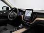 Volvo XC60 2.0 T6 Plug-in hybrid AWD Ultra Dark / Facelift / Trekhaak / Head up displ. / 360 camera / Pan. dak / Stoel+stuur+achterbankverwarming