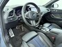 BMW 1-Serie 118i Executive Edition M Sport | M SPORT | HARMAN & KARDON | ELEKTRISCHE ACHTERKLEP | CAMERA | ADAPTIVE CRUISE CONTROL | STOEL- & STUURVERWARMING | HEAD-UP | 19 INCH | INDIVIDUAL KLEUR STORM BAY METALLIC BOMVOL OPTIES