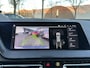BMW 1-Serie 118i Executive Edition M SPORT | HARMAN & KARDON | ELEKTRISCHE ACHTERKLEP | CAMERA | ADAPTIVE CRUISE CONTROL | STOEL- & STUURVERWARMING | HEAD-UP | 19 INCH | INDIVIDUAL KLEUR STORM BAY METALLIC BOMVOL OPTIES