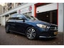 Mercedes-Benz B-klasse 180 Business Solution Aut7 Night | NAP | Rijkelijk uitgevoerd | Apple Carplay | Camera | Parkeer assistent | Sportinterieur | Cruise + Lane | Sportvelgen | etc