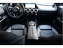Mercedes-Benz B-klasse 180 Business Solution Aut7 Night | NAP | Rijkelijk uitgevoerd | Apple Carplay | Camera | Parkeer assistent | Sportinterieur | Cruise + Lane | Sportvelgen | etc