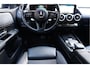 Mercedes-Benz B-klasse 180 Business Solution Aut7 Night | NAP | Rijkelijk uitgevoerd | Apple Carplay | Camera | Parkeer assistent | Sportinterieur | Cruise + Lane | Sportvelgen | etc
