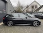 BMW 3-Serie Touring 320i High Executive M-Sport | Camera | Navigatie | DAB | 19 Inch Lichtmetalen Velgen | Lederen Bekleding |