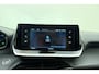 Peugeot e-208 EV Style 50 kWh | Navigatie | Stoelverwarming | Getint glas | Cruise control | Lichtmetalen velgen