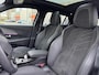 Peugeot e-2008 EV GT 54 kWh | Bomvol! | Alcantara Interieur | Panoramadak | Camera Voor + Achter | Stoelverwarming | Adaptive Cruise Control | Keyless Entery / Start | | Afwijkende dakkleur | Brake Assist System | DAB ontvanger