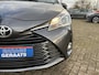 Toyota Yaris 1.5 VVT-i Dynamic | Automaat, Apple Carplay/Android Auto, Camera, Cruise controle, 15" LM-velgen, Rijbaan correctie, Grootlicht assistent, weinig km!