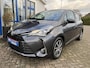 Toyota Yaris 1.5 VVT-i Dynamic | Automaat, Apple Carplay/Android Auto, Camera, Cruise controle, 15" LM-velgen, Rijbaan correctie, Grootlicht assistent, weinig km!