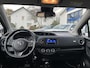 Toyota Yaris 1.5 VVT-i Dynamic | Automaat, Apple Carplay/Android Auto, Camera, Cruise controle, 15" LM-velgen, Rijbaan correctie, Grootlicht assistent, weinig km!