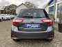 Toyota Yaris 1.5 VVT-i Dynamic | Automaat, Apple Carplay/Android Auto, Camera, Cruise controle, 15" LM-velgen, Rijbaan correctie, Grootlicht assistent, weinig km!