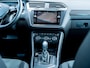 Volkswagen Tiguan 1.5 TSI ACT Highline Business R | Virtual Cockpit | Adaptieve LED Koplampen | LED Achterlichten | Navigatie | Parkeerassistent | Apple Carplay | Android Auto | Camera | Metallic Lak | Lichtmetalen velgen | Elektrische Kofferklep |