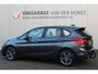 BMW 2-Serie Active Tourer 218i-140pk Executive Edition AUTOMAAT ! Uiterst nette, luxe en goed onderhouden hoogzitter. Autm. airco, metallic lak, trekhaak, cruise control, HUD, LED verl.,