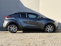 Toyota C-HR 1.8 Hybrid 140 Dynamic / Fabrieksgarantie tot 10 jaar mogelijk / Stuur-, stoel- en voorruitverwarming / Navigatie / Camera / Climate Control / Apple Carplay/Android auto / 18" LM wielen /