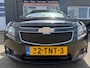 Chevrolet Cruze 1.6 LT met parkeersensoren en trekhaak en navigatie en airco en cruise controle