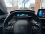 Peugeot e-2008 EV Allure 50 kWh STOELVERW+VOORRUITVERW. / CAMERA / HALF.LEER /
