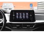 Volkswagen T-Roc 1.5 TSI Life LED | Virtual Cockpit | Carplay | Trekhaak | Adapt. Cruise | DAB | Navi | Airco | PDC V+A | LMV