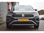 Volkswagen T-Roc 1.5 TSI Life LED | Virtual Cockpit | Carplay | Trekhaak | Adapt. Cruise | DAB | Navi | Airco | PDC V+A | LMV