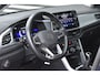 Volkswagen T-Roc 1.5 TSI Life LED | Virtual Cockpit | Carplay | Trekhaak | Adapt. Cruise | DAB | Navi | Airco | PDC V+A | LMV