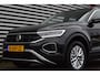 Volkswagen T-Roc 1.5 TSI Life LED | Virtual Cockpit | Carplay | Trekhaak | Adapt. Cruise | DAB | Navi | Airco | PDC V+A | LMV