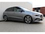 Mercedes-Benz B-klasse 200 Premium | Incl. 12 maanden garantie | Adaptieve cruise control | Climate control | Parkeercamera | Navigatie | Stoelverwarming | Trekhaak uitklapbaar | Elektrische kofferbakklep |