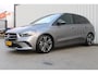 Mercedes-Benz B-klasse 200 Premium | Incl. 12 maanden garantie | Adaptieve cruise control | Climate control | Parkeercamera | Navigatie | Stoelverwarming | Trekhaak uitklapbaar | Elektrische kofferbakklep |