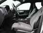 Volvo XC40 2.0 B4 Plus Dark / Trekhaak / Stoel+stuur+voorruitverwarming / Elektr. bed. stoelen / Harman Kardon