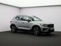 Volvo XC40 2.0 B4 Plus Dark / Trekhaak / Stoel+stuur+voorruitverwarming / Elektr. bed. stoelen / Harman Kardon