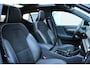 Volvo XC40 Recharge P8 AWD R-Design | Trekhaak | Stoel- en Stuurverwarming | Adaptieve Cruise Control | Pilot Assist | Harman Kardon Audio | 20" Lichtmetalen Velgen |