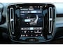 Volvo XC40 Recharge P8 AWD R-Design | Trekhaak | Stoel- en Stuurverwarming | Adaptieve Cruise Control | Pilot Assist | Harman Kardon Audio | 20" Lichtmetalen Velgen |