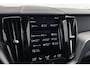 Volvo XC60 2.0 B5 R-Design | Trekhaak | Panoramadak | Harman/Kardon | Org NL | Dealer Ond | Camera | CarPlay | Stoelverwarming V+A