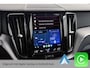 Volvo XC60 2.0 B5 R-Design | Trekhaak | Panoramadak | Harman/Kardon | Org NL | Dealer Ond | Camera | CarPlay | Stoelverwarming V+A