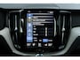Volvo XC60 Recharge T6 AWD Inscription | Trekhaak | Stoel- en Stuurverwarming | Adaptieve Cruise Control | Pilot Assist | Harman Kardon Audio | Schuif- en Kanteldak | Head-up Display