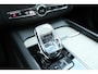 Volvo XC60 Recharge T6 AWD Inscription | Trekhaak | Stoel- en Stuurverwarming | Adaptieve Cruise Control | Pilot Assist | Harman Kardon Audio | Schuif- en Kanteldak | Head-up Display