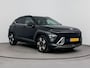 Hyundai Kona 1.6 GDI HEV PREMIUM | NAVI | CLIMA | ADAPTIVE CRUISE | 360 CAMERA | LEDER | PDC | 18'' LM VELGEN | STOEL- & STUURVERWARMING + COOLING | ELEKTRISCHE STOELEN INCL. MEMORY | PRIVACY GLASS | FABRIEKSGARANTIE GELDIG T/M 2-2030! |