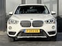 BMW X1 xDrive20i Centennial High Executive Verw. Sportstoelen | PDC | LED | Super netjes!