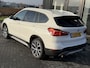 BMW X1 xDrive20i Centennial High Executive Verw. Sportstoelen | PDC | LED | Super netjes!