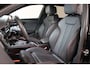 Audi A4 Avant 35 TFSI S-line Black Edition Volleder, LED, Rode Stiksels, Navigatie, Cruise Control, Stoelverwarming,