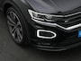 Volkswagen T-Roc 1.5 TSI 150 pk DSG Sport Business R / R-Line | Panoramadak | Trekhaak | Achteruitrijcamera | Stoelverwarming | Navigatie