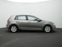 Volkswagen Golf 1.2 TSI 110 pk | Trekhaak | Parkeersensoren achter | Climatronic