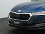 Skoda Octavia Combi 1.0 e-TSI 110 pk DSG Business Edition | Trekhaak | Stoelverwarming | Navigatie | Parkeersensoren voor/achter