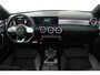 Mercedes-Benz A-klasse 180 Business Solution AMG (PANORAMADAK, SFEERVERLICHTING, STOELVERWARMING, CAMERA, CRUISE CONTROL)